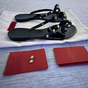 Valentino Garavani Black Rockstud Bow Jelly Sandals 37